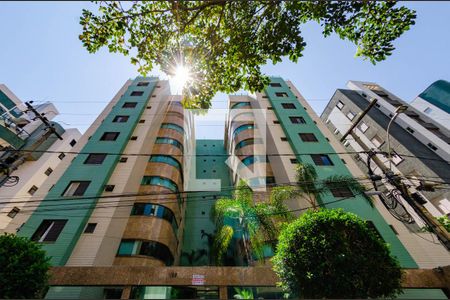 Apartamento à venda com 128m², 4 quartos e 4 vagasFachada