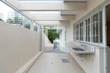 Casa para alugar com 400m², 4 quartos e 10 vagas Casa para alugar com 400m², 4 quartos e 10 vagasÁrea de Serviço