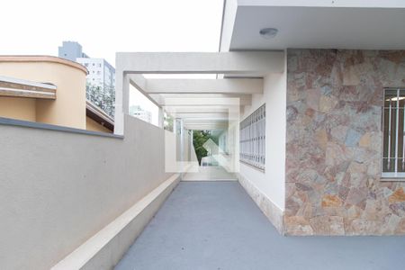 Casa para alugar com 400m², 4 quartos e 10 vagas Casa para alugar com 400m², 4 quartos e 10 vagasEntrada