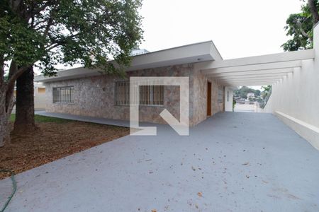 Casa para alugar com 400m², 4 quartos e 10 vagas Casa para alugar com 400m², 4 quartos e 10 vagasEntrada