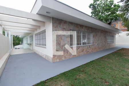 Casa para alugar com 400m², 4 quartos e 10 vagas Casa para alugar com 400m², 4 quartos e 10 vagasEntrada
