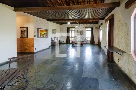 Casa à venda com 305m², 7 quartos e 3 vagasÁrea Externa-Salão