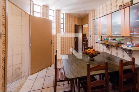 Casa à venda com 305m², 7 quartos e 3 vagasCozinha