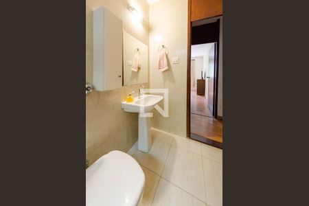 Casa à venda com 305m², 7 quartos e 3 vagasBanheiro 1