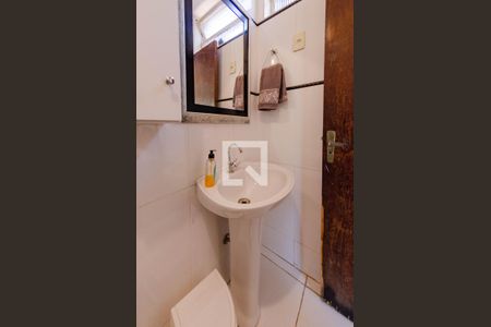 Casa à venda com 305m², 7 quartos e 3 vagasBanheiro suíte 2