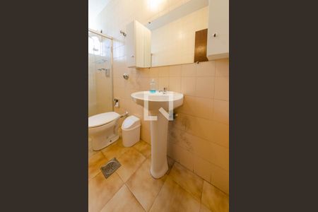 Casa à venda com 305m², 7 quartos e 3 vagasBanheiro 2