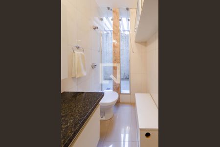 Casa à venda com 305m², 7 quartos e 3 vagasBanheiro suíte 1