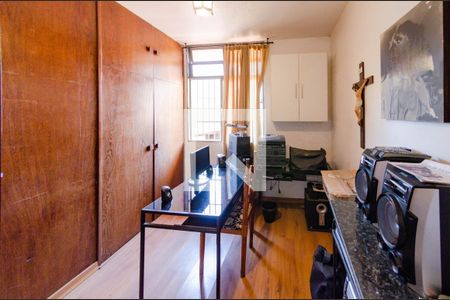 Casa à venda com 305m², 7 quartos e 3 vagasQuarto 2