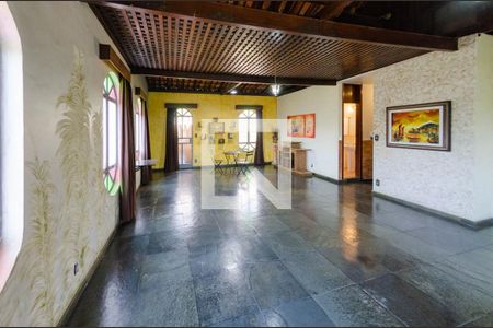 Casa à venda com 305m², 7 quartos e 3 vagasÁrea Externa-Salão