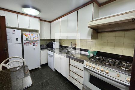 Casa à venda com 400m², 4 quartos e 3 vagasCozinha