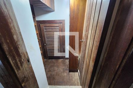 Casa à venda com 400m², 4 quartos e 3 vagasAdega da Suíte 2