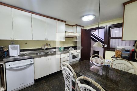 Casa à venda com 400m², 4 quartos e 3 vagasCozinha