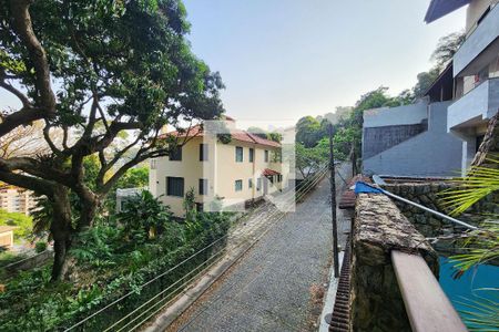 Casa à venda com 400m², 4 quartos e 3 vagasVista