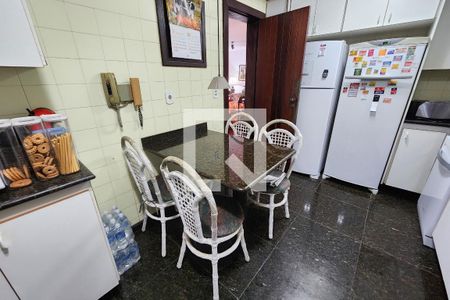 Casa à venda com 400m², 4 quartos e 3 vagasCozinha