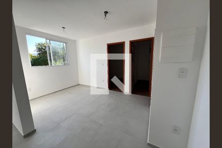 Sala de apartamento para alugar com 2 quartos, 42m² em Taquara, Rio de Janeiro
