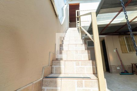 Casa à venda com 150m², 3 quartos e 2 vagasEscada