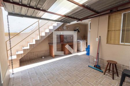 Casa à venda com 150m², 3 quartos e 2 vagasQuintal