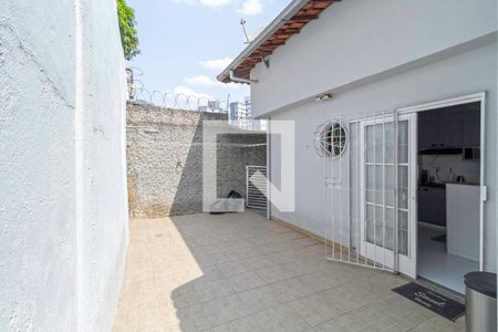 Casa à venda com 220m², 3 quartos e 8 vagasQuintal