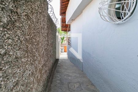 Casa à venda com 220m², 3 quartos e 8 vagasCorredor