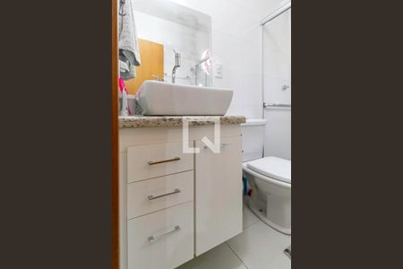 Casa à venda com 220m², 3 quartos e 8 vagasBanheiro da suíte