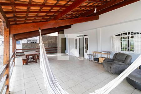 Casa à venda com 220m², 3 quartos e 8 vagasCobertura