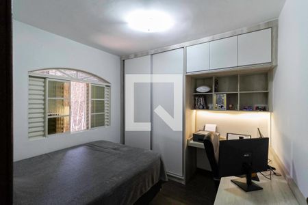 Casa à venda com 220m², 3 quartos e 8 vagasQuarto 2