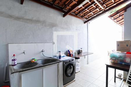 Casa à venda com 220m², 3 quartos e 8 vagasÁrea de serviço