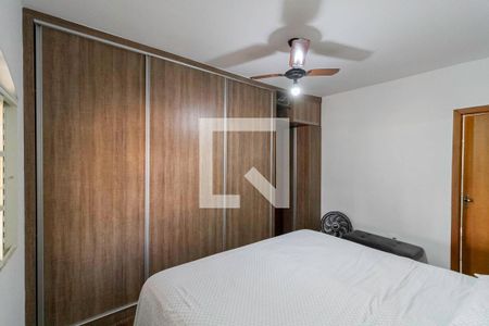 Casa à venda com 220m², 3 quartos e 8 vagasSuíte