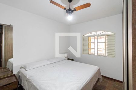 Casa à venda com 220m², 3 quartos e 8 vagasSuíte