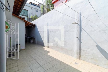 Casa à venda com 220m², 3 quartos e 8 vagasQuintal