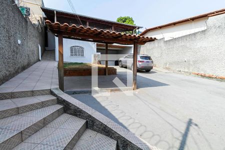 Casa à venda com 220m², 3 quartos e 8 vagasFachada