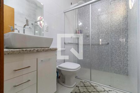 Casa à venda com 220m², 3 quartos e 8 vagasBanheiro da suíte