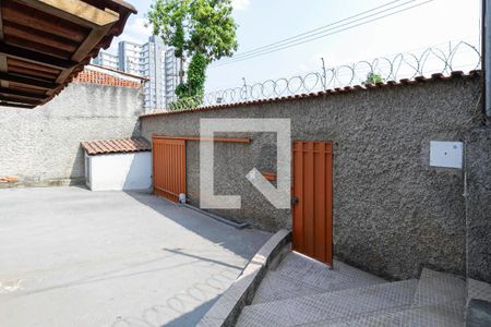 Casa à venda com 220m², 3 quartos e 8 vagasEntrada