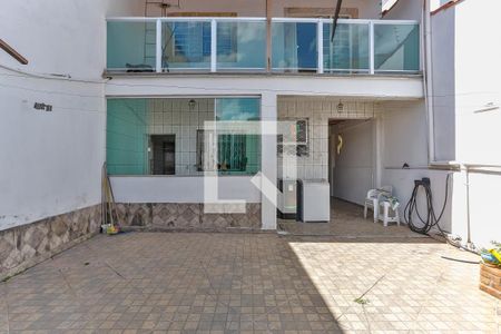 Casa à venda com 160m², 4 quartos e 5 vagasQuintal