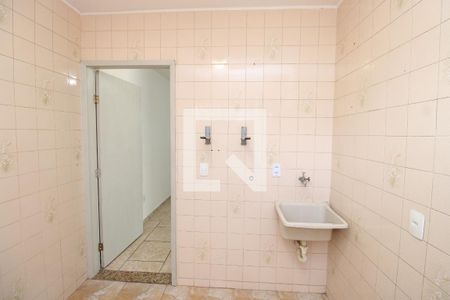 Casa à venda com 100m², 4 quartos e 1 vagaCozinha e Área de Serviço imóvel 2