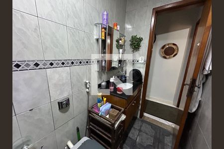 Casa à venda com 100m², 4 quartos e 1 vagaBanheiro 1