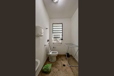 Casa para alugar com 650m², 4 quartos e 8 vagasBanheiro