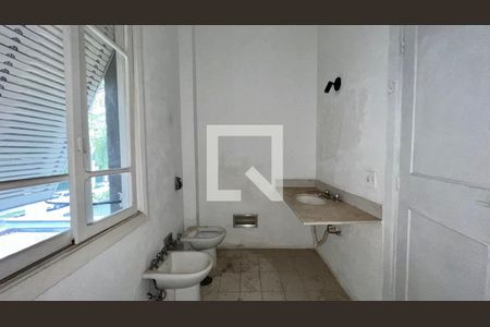 Casa para alugar com 650m², 4 quartos e 8 vagasBanheiro da Suíte 2