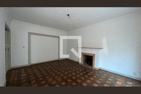 Casa para alugar com 650m², 4 quartos e 8 vagasSala