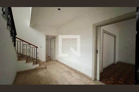 Casa para alugar com 650m², 4 quartos e 8 vagasHall de entrada