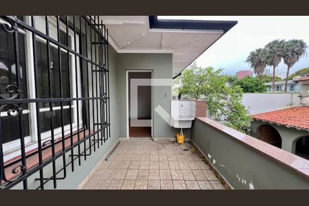 Casa para alugar com 650m², 4 quartos e 8 vagasSacada do quarto