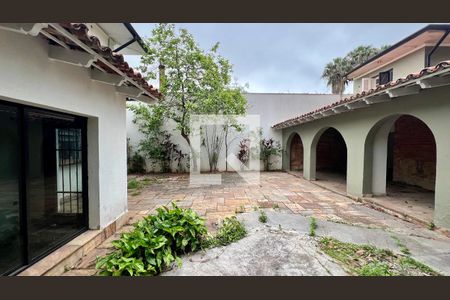 Casa para alugar com 650m², 4 quartos e 8 vagasQuintal