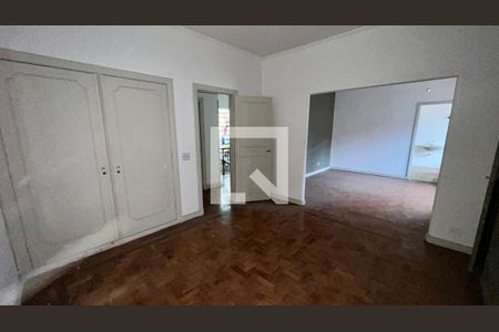 Casa para alugar com 650m², 4 quartos e 8 vagasCloset da suíte 1