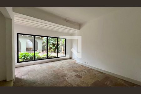 Casa para alugar com 650m², 4 quartos e 8 vagasSala 3