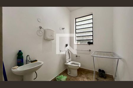 Casa para alugar com 650m², 4 quartos e 8 vagasBanheiro