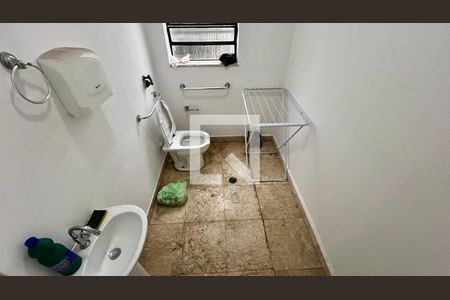 Casa para alugar com 650m², 4 quartos e 8 vagasBanheiro