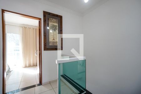 Casa à venda com 120m², 3 quartos e 2 vagas Casa à venda com 120m², 3 quartos e 2 vagasHall da escada