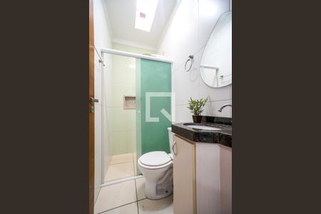 Casa à venda com 120m², 3 quartos e 2 vagas Casa à venda com 120m², 3 quartos e 2 vagasBanheiro social