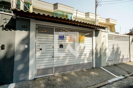 Casa à venda com 120m², 3 quartos e 2 vagas Casa à venda com 120m², 3 quartos e 2 vagasFachada