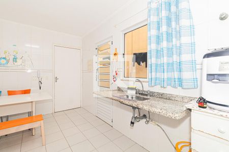 Casa à venda com 93m², 3 quartos e 2 vagasCozinha